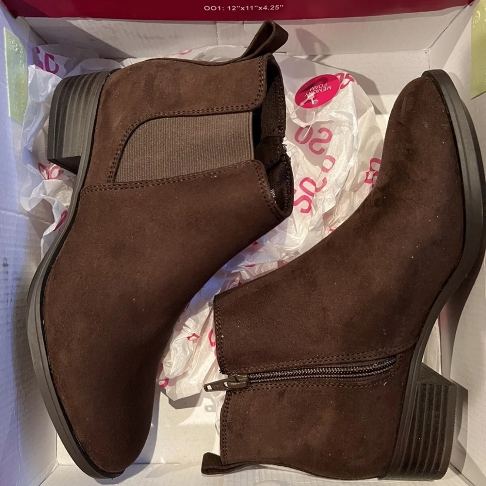 Women’s Brown ankle boots 7